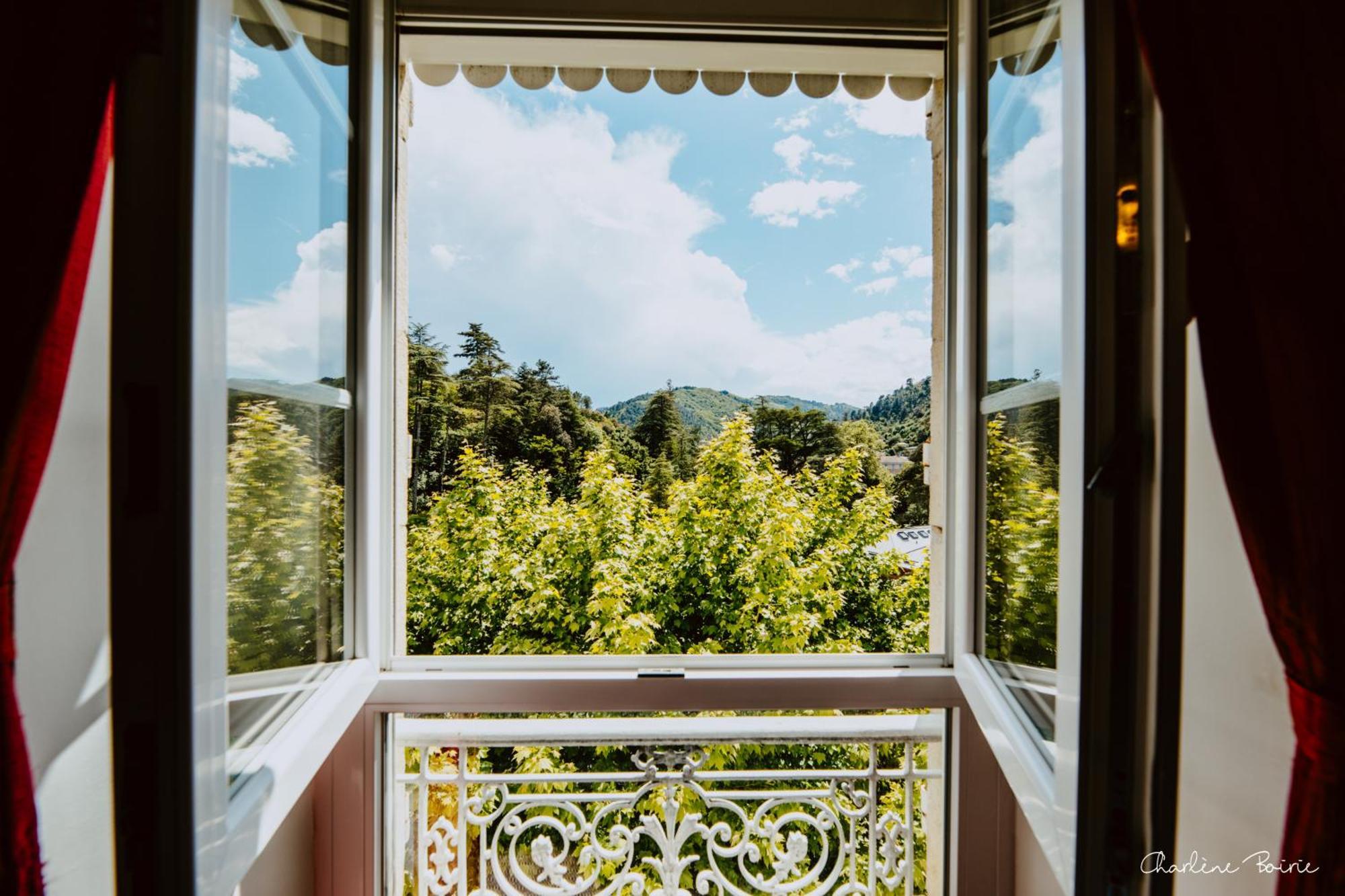 Grand Hotel Des Bains Vals-les-Bains Kültér fotó